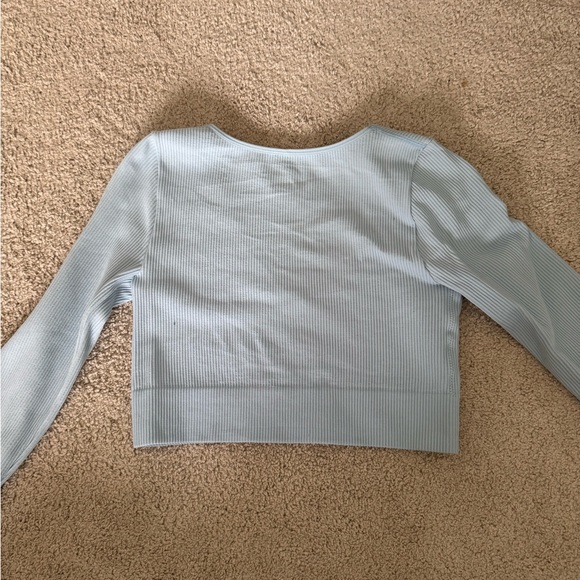 Light blue ripped cropped long sleeve garage - Picture 4 of 4